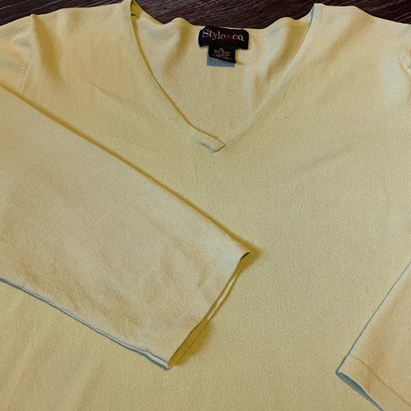 Style& Co Green long  sleeve top 🌹 - Picture 3 of 4